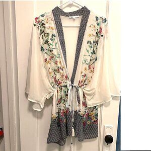 Floral sheer kimono black/cream size medium/large